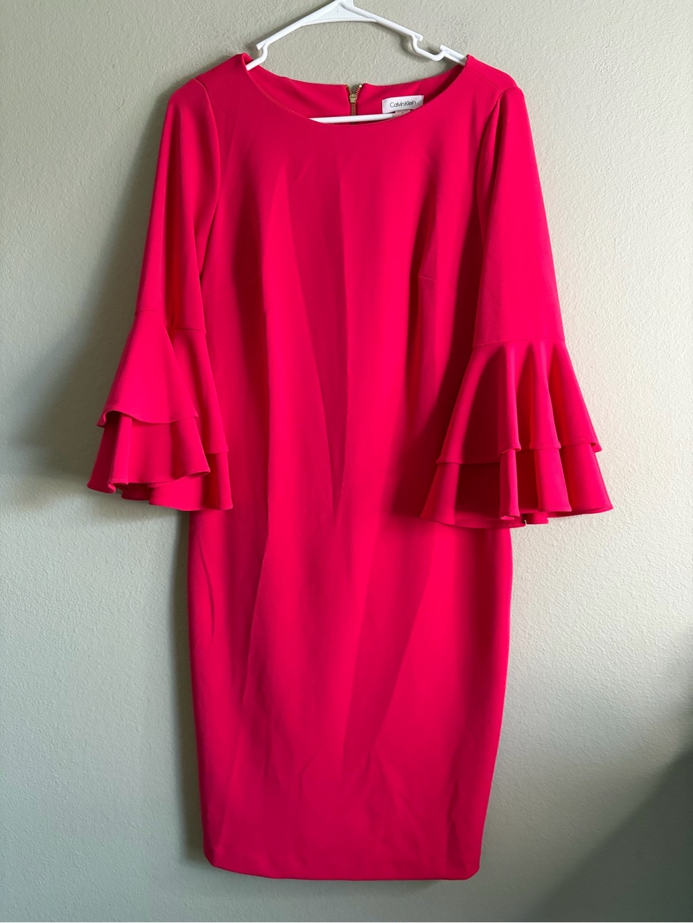 Calvin Klein Bell Sleeve Sheath Dress in Lipstick size 8